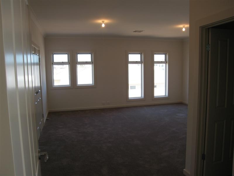 6 Manor Court (entry via Nash St & Medallion Dve), Grange SA 5022