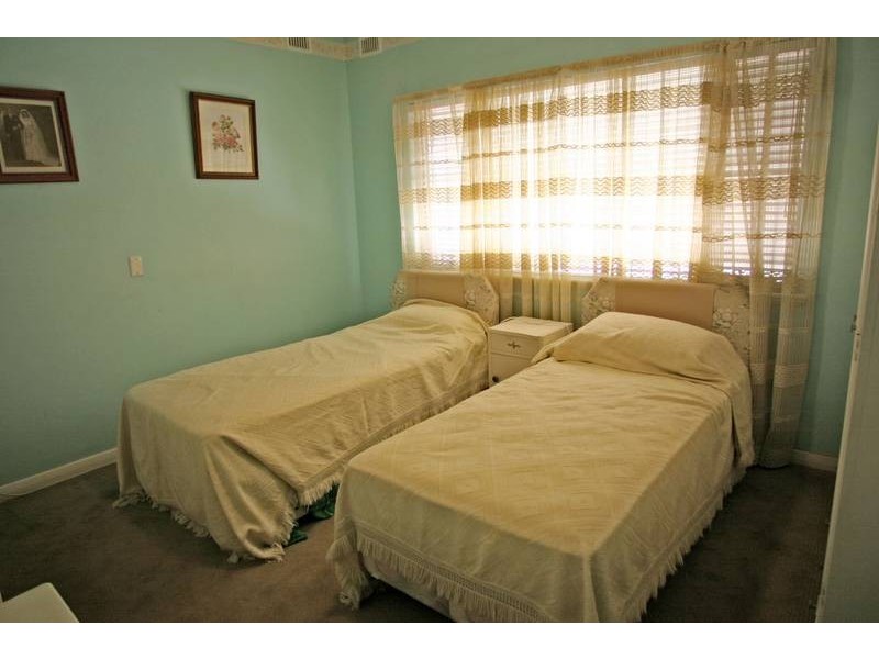 16 Dudley Avenue, North Plympton SA 5037