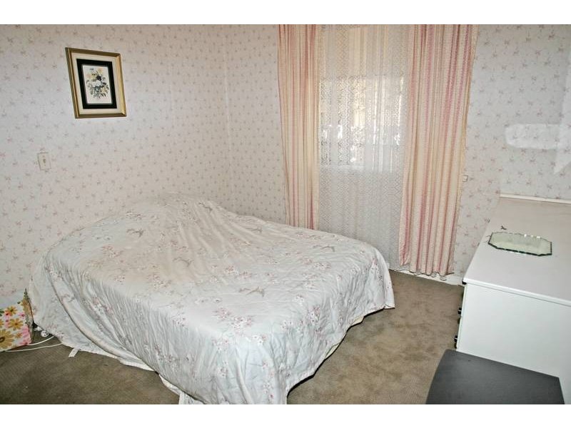 16 Dudley Avenue, North Plympton SA 5037