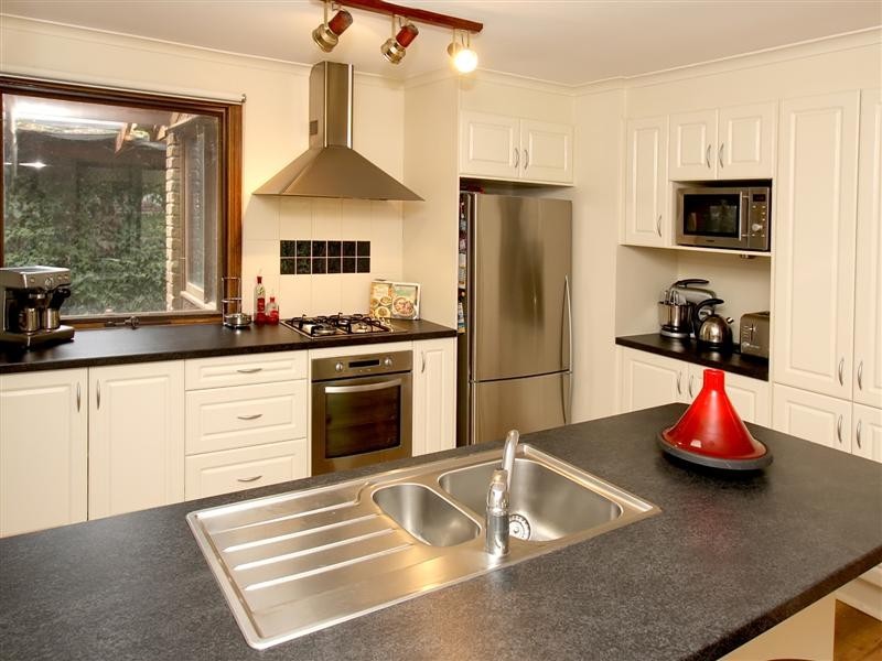 37 Horseshoe Drive, Aberfoyle Park SA 5159