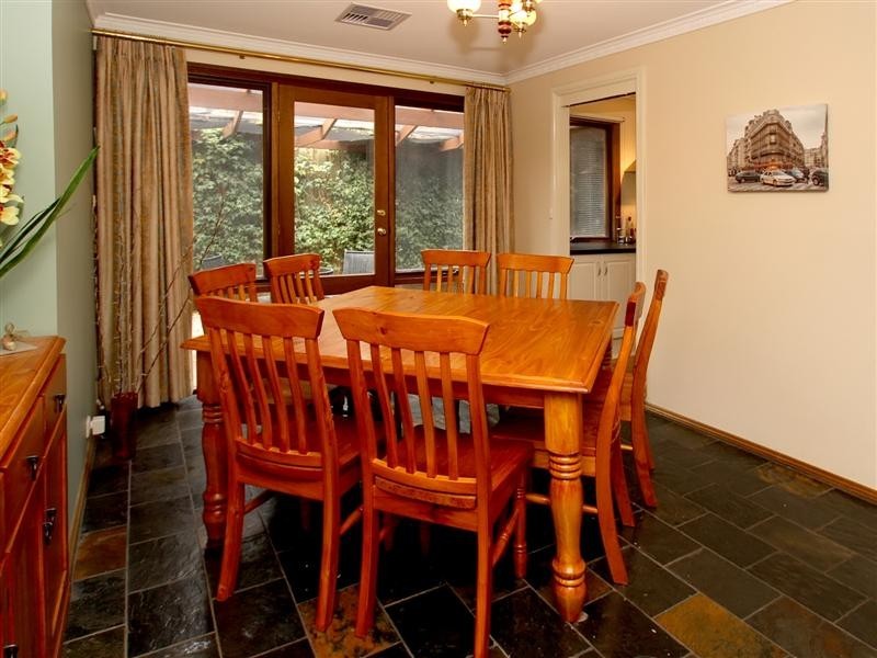 37 Horseshoe Drive, Aberfoyle Park SA 5159