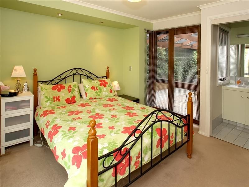 37 Horseshoe Drive, Aberfoyle Park SA 5159