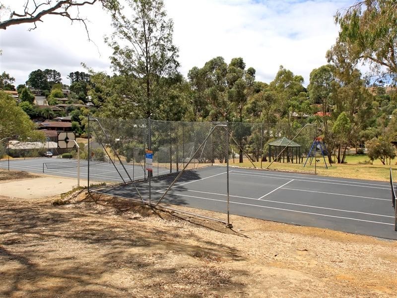 37 Horseshoe Drive, Aberfoyle Park SA 5159