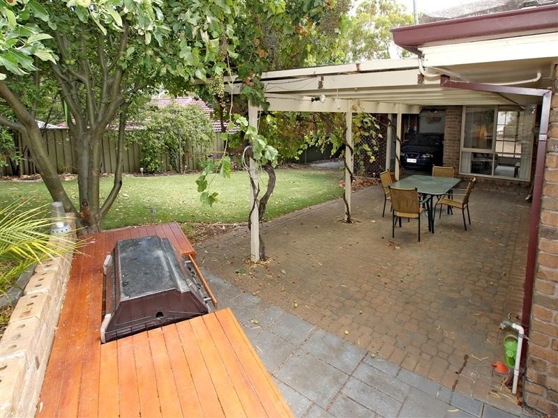 37 Horseshoe Drive, Aberfoyle Park SA 5159