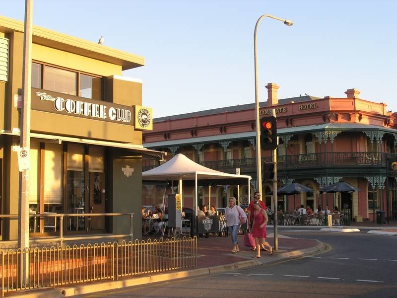 8/374 Seaview Road, Henley Beach SA 5022