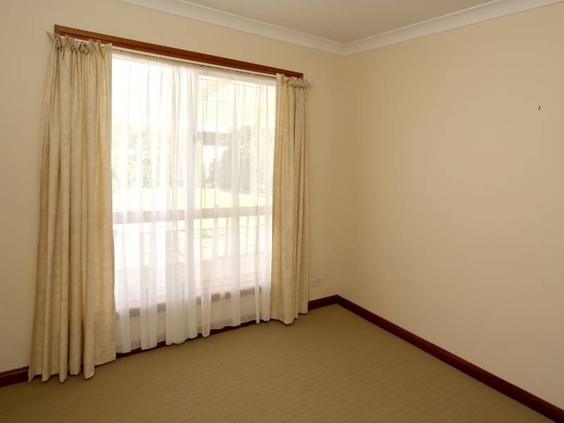 14 Rotorua Avenue, Park Holme SA 5043