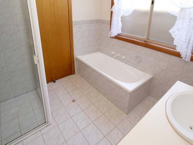 14 Rotorua Avenue, Park Holme SA 5043