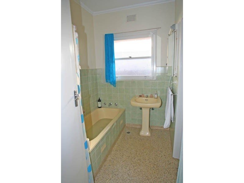 10 Lavinia Street, Hove SA 5048