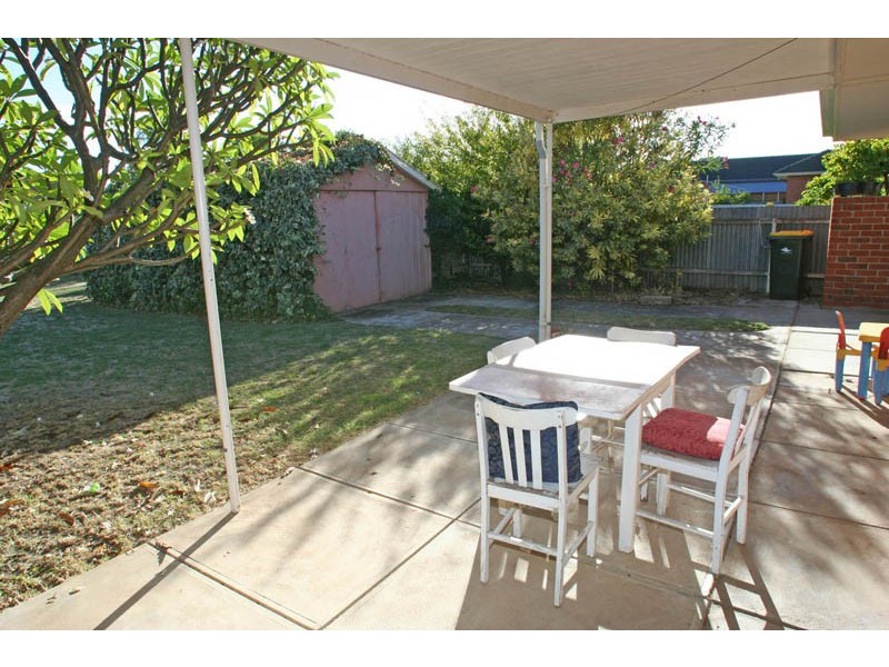 10 Lavinia Street, Hove SA 5048