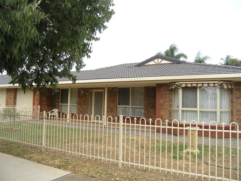 2a Cairns Avenue, Warradale SA 5046