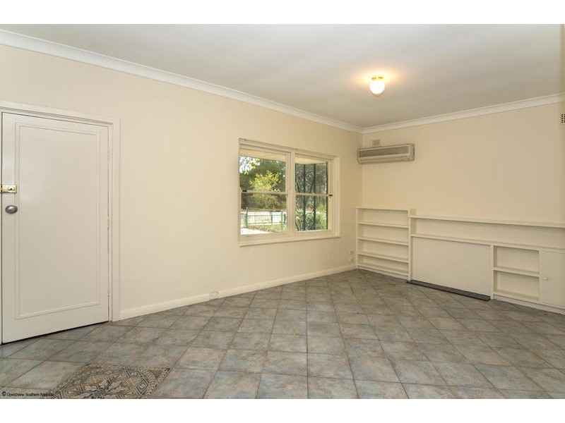 8 Minchinbury Terrace, Marion SA 5043