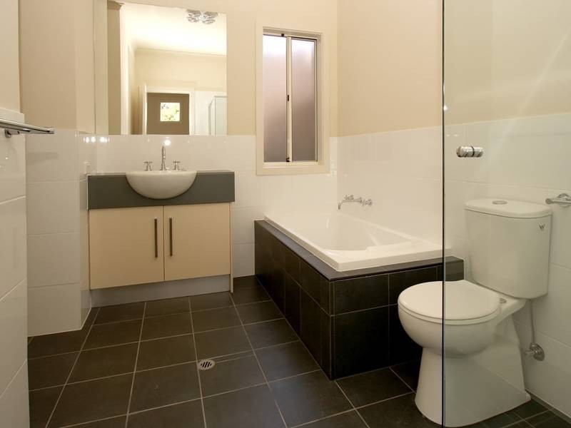 25 Burton Avenue, Park Holme SA 5043