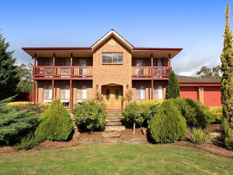 30 Gleneagles Road, Aberfoyle Park SA 5159