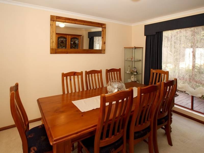 30 Gleneagles Road, Aberfoyle Park SA 5159