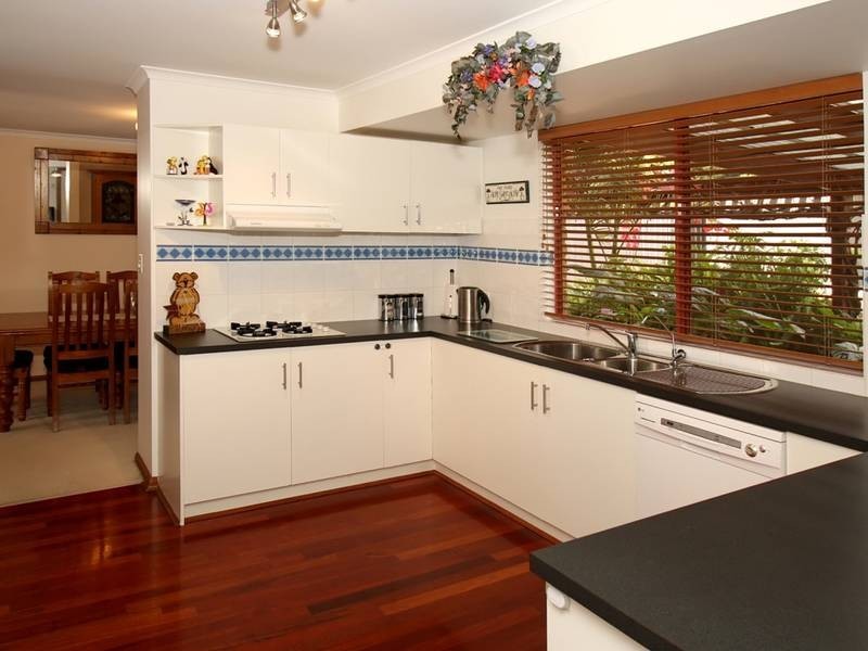 30 Gleneagles Road, Aberfoyle Park SA 5159