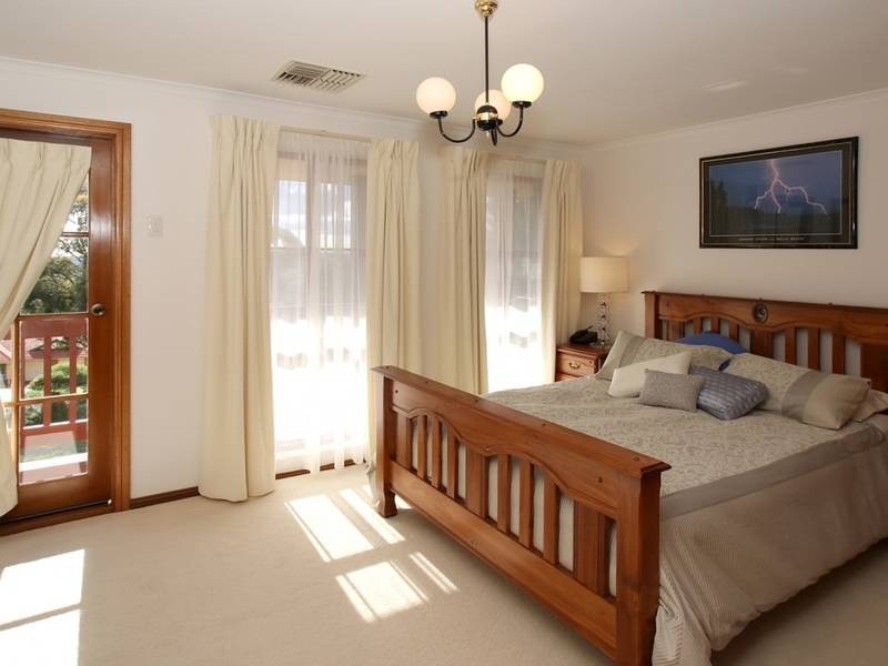 30 Gleneagles Road, Aberfoyle Park SA 5159