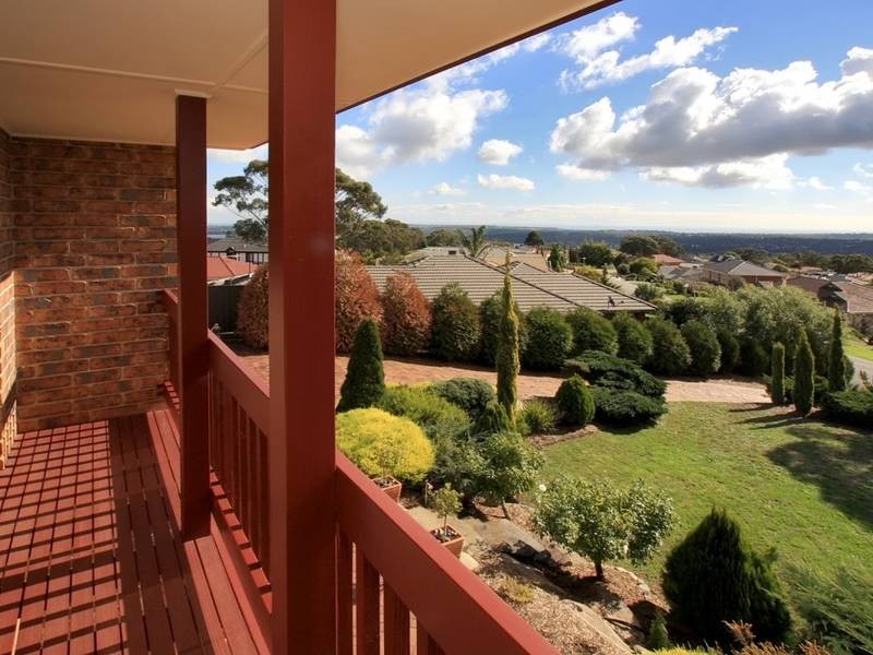 30 Gleneagles Road, Aberfoyle Park SA 5159