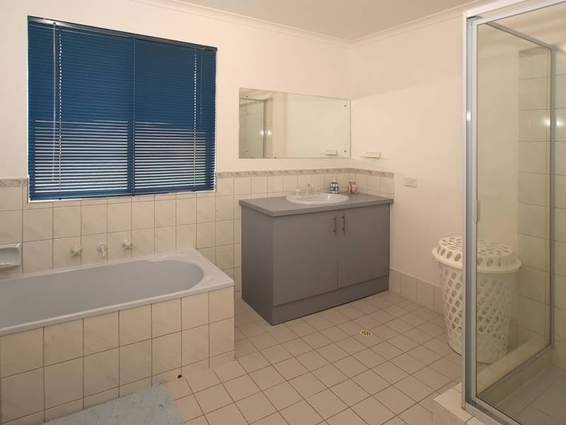 30 Gleneagles Road, Aberfoyle Park SA 5159