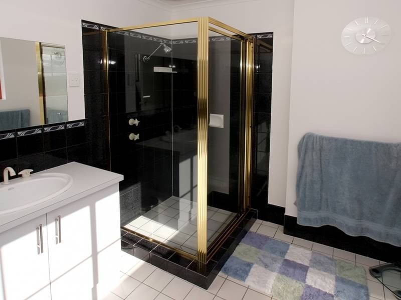 30 Gleneagles Road, Aberfoyle Park SA 5159