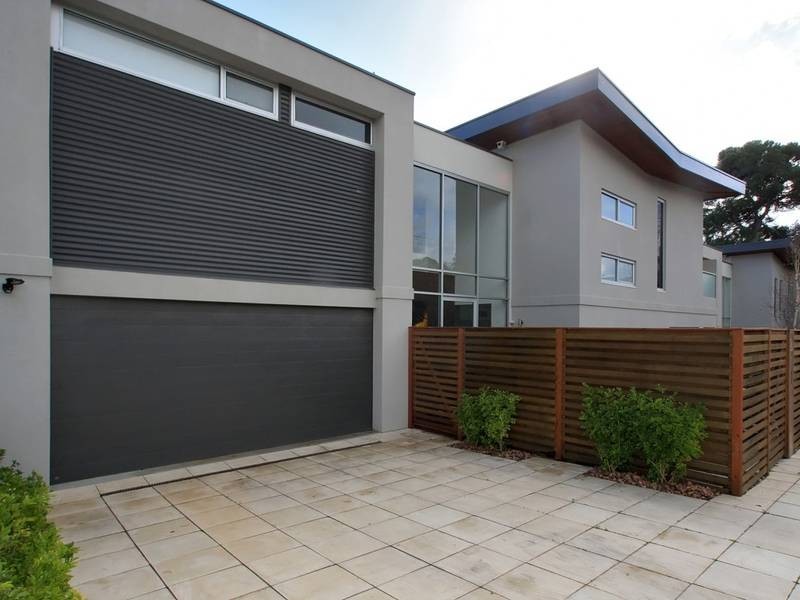 2b Barton Avenue, Kingston Park SA 5049