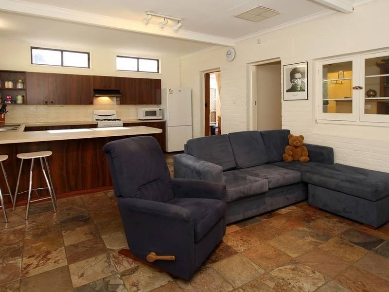 5 Garland Street, Glandore SA 5037