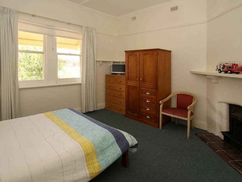 5 Garland Street, Glandore SA 5037