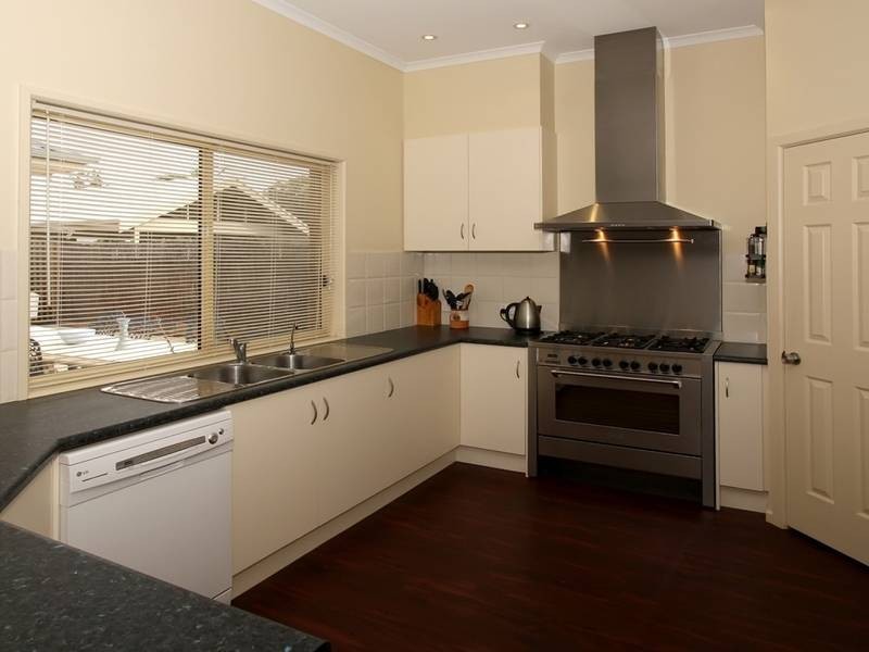 42 Stradbroke Avenue, Plympton Park SA 5038