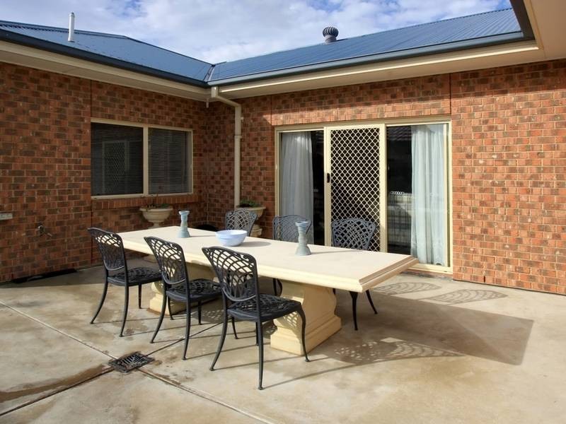 42 Stradbroke Avenue, Plympton Park SA 5038