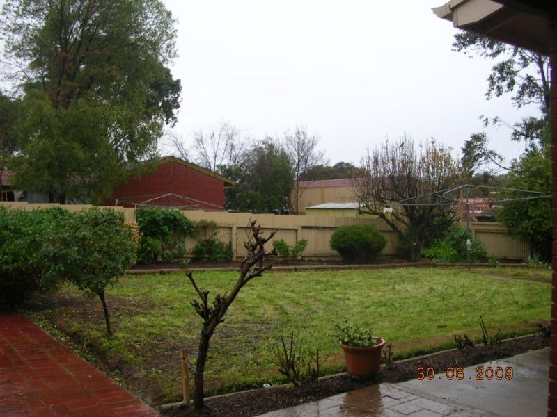 8 Hagen Crescent, Hackham West SA 5163