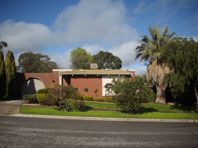 8 Hagen Crescent, Hackham West SA 5163