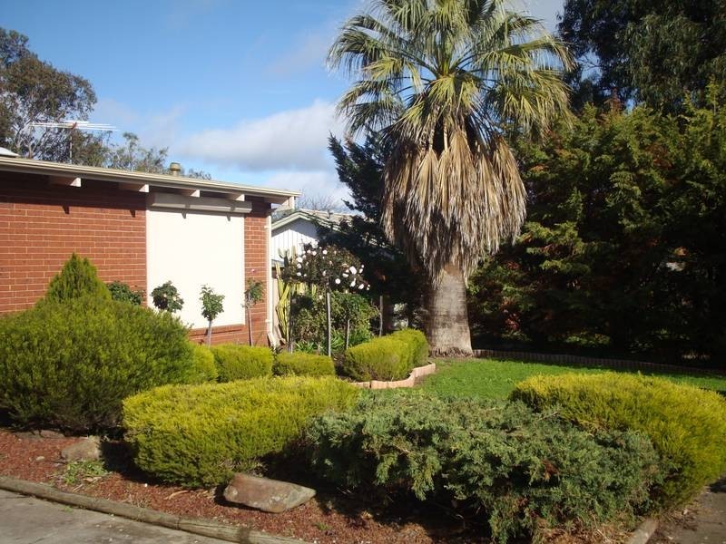 8 Hagen Crescent, Hackham West SA 5163