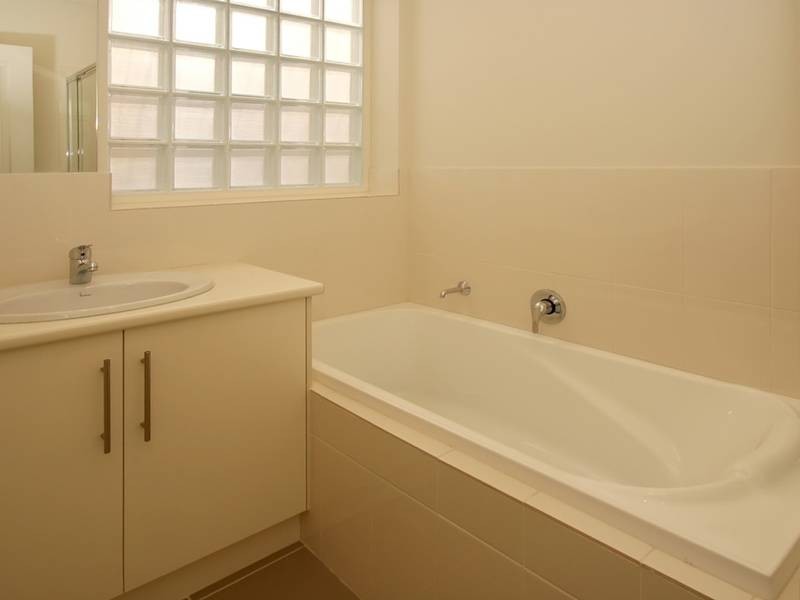 1a Winifred Avenue, Glandore SA 5037