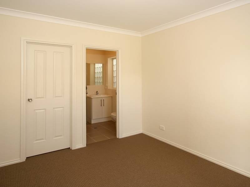 1a Winifred Avenue, Glandore SA 5037