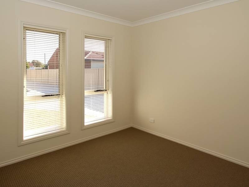 1a Winifred Avenue, Glandore SA 5037