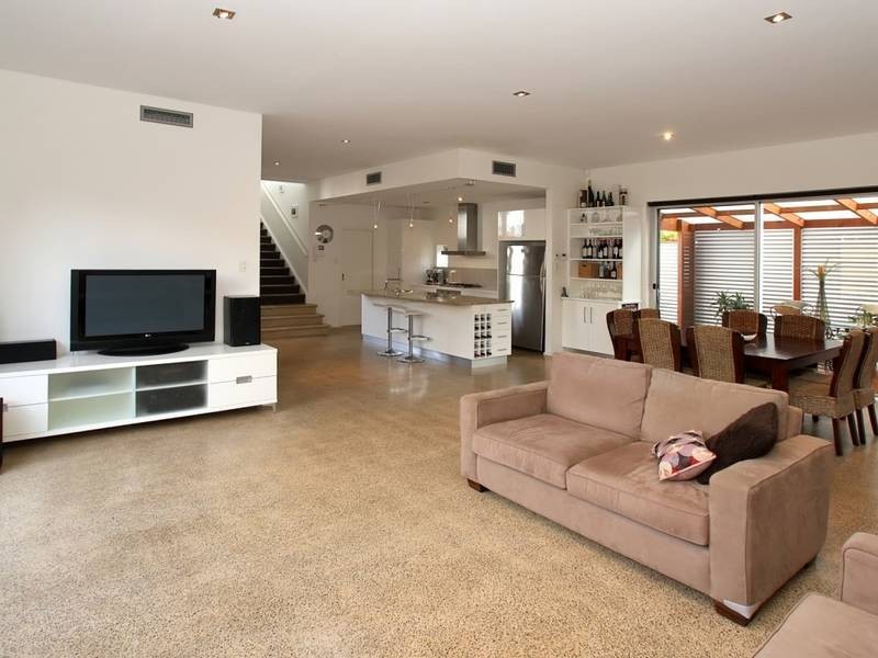 2b Barton Ave, Kingston Park SA 5049