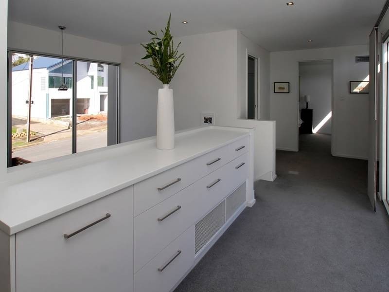 2b Barton Ave, Kingston Park SA 5049