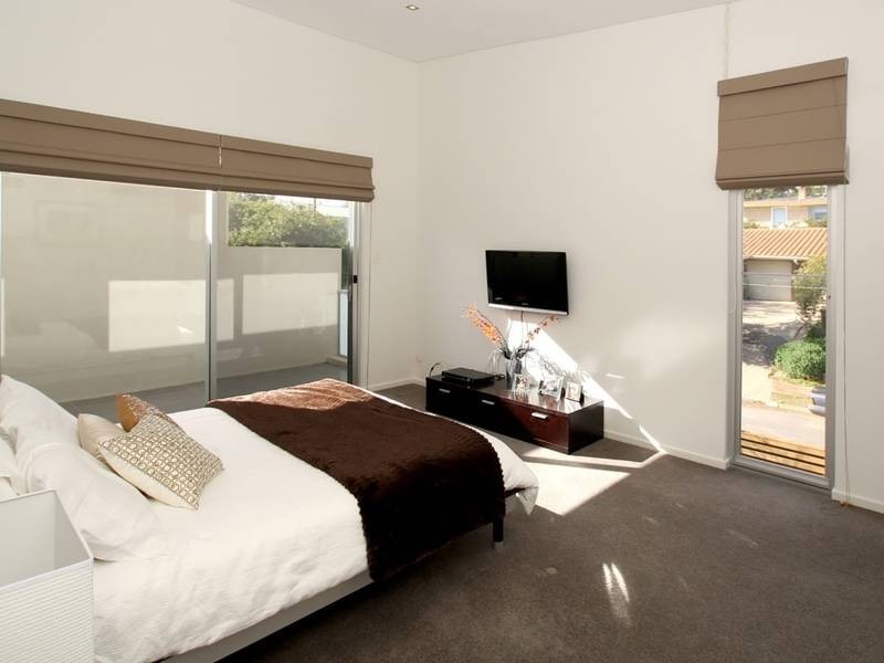 2b Barton Ave, Kingston Park SA 5049