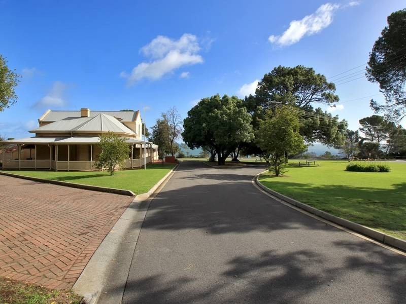 2b Barton Ave, Kingston Park SA 5049