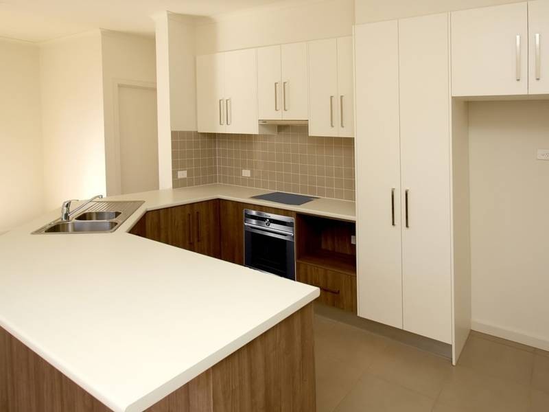 27 Burton Avenue, Park Holme SA 5043