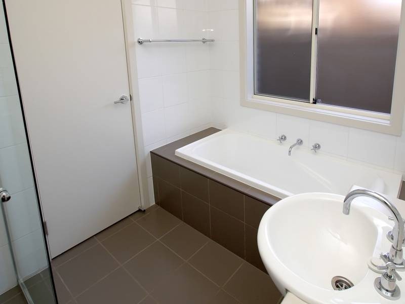 27 Burton Avenue, Park Holme SA 5043