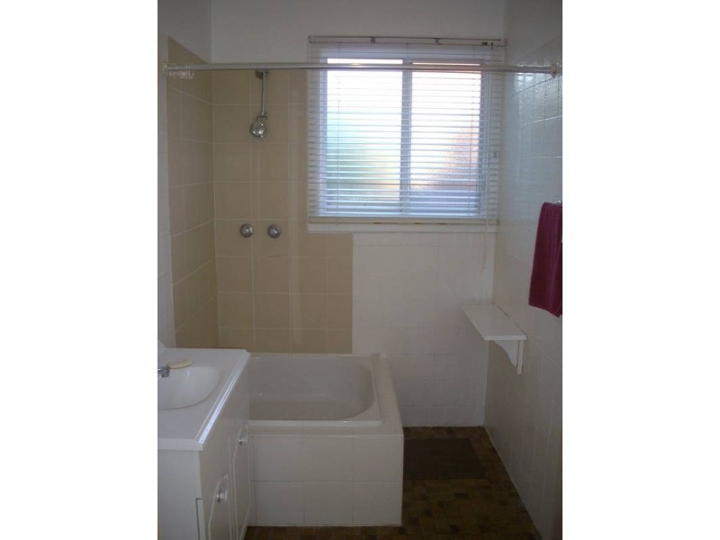 16 Nottingham Cres, Glandore SA 5037