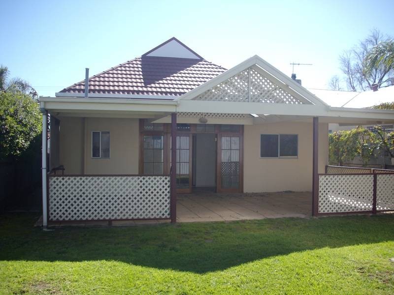 16 Nottingham Cres, Glandore SA 5037