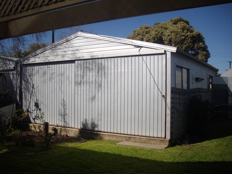 16 Nottingham Cres, Glandore SA 5037