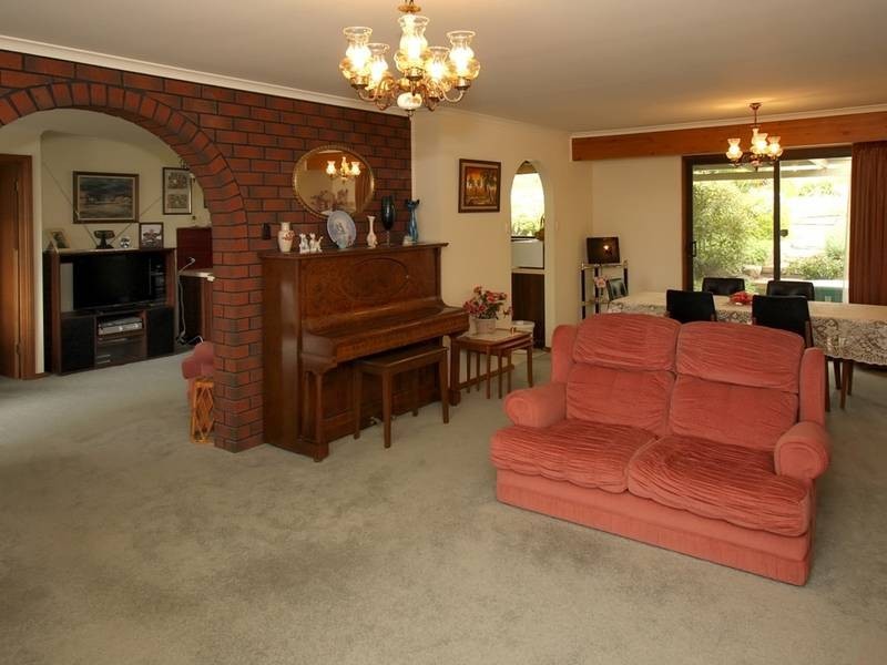 36 Tania Drive, Aberfoyle Park SA 5159