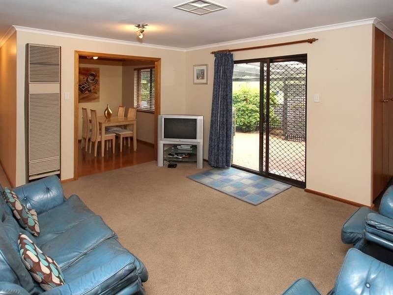 26 Woodlea Drive, Aberfoyle Park SA 5159