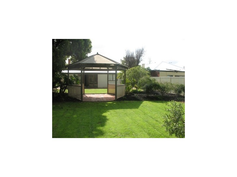 18 King Street, Glandore SA 5037