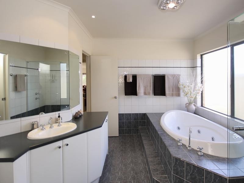 9 Joanna Court, Mitchell Park SA 5043