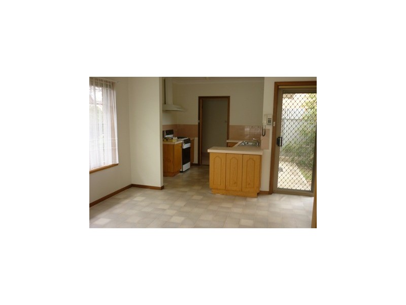 8 Gazeby STREET, Glandore SA 5037