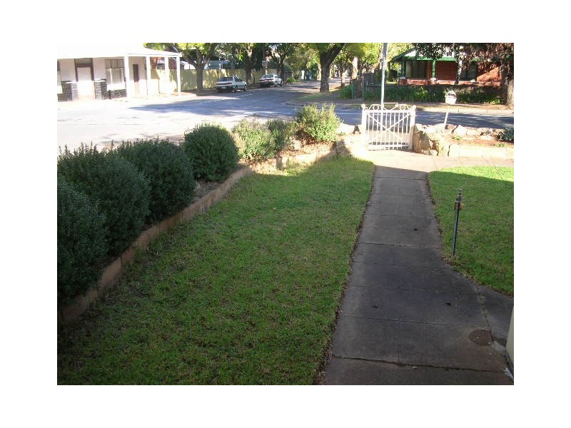 9B Gordon Road, Black Forest SA 5035