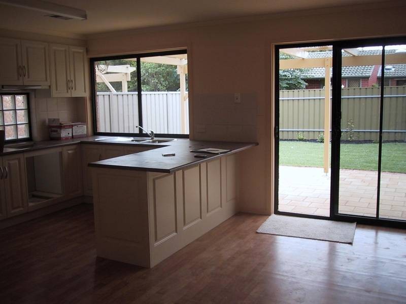 13 Wallace Court, Mitchell Park SA 5043